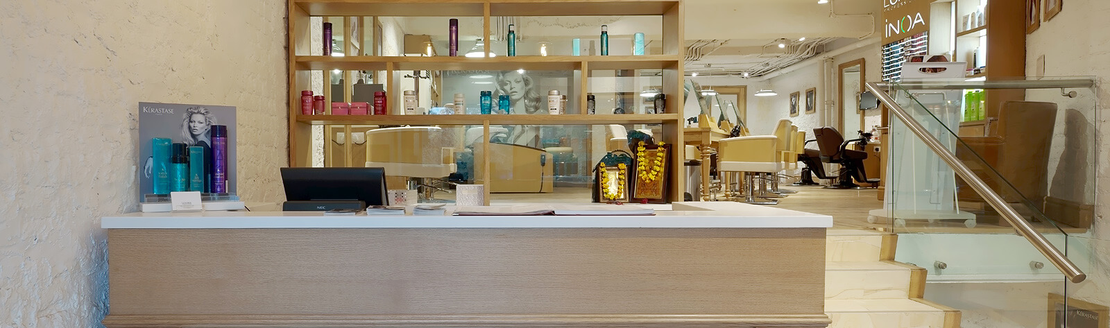 OOV Unisex Salon Reception